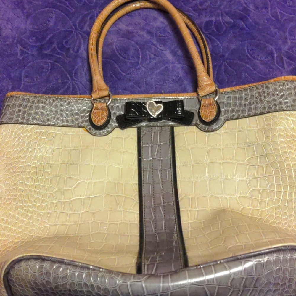 Guess hand bag Used